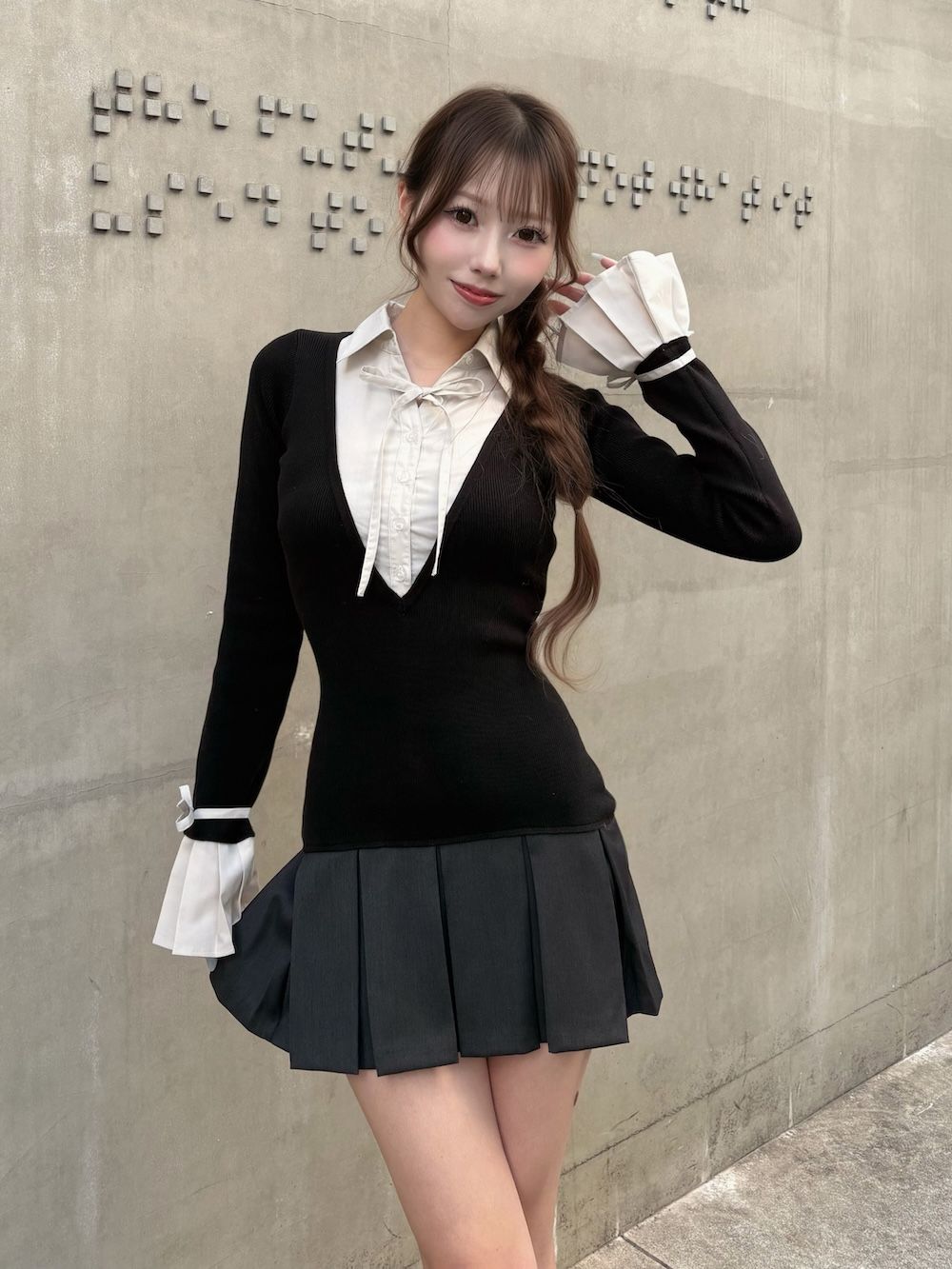 モデル：162cm（着用サイズ：FREE　着用カラー：BLK）