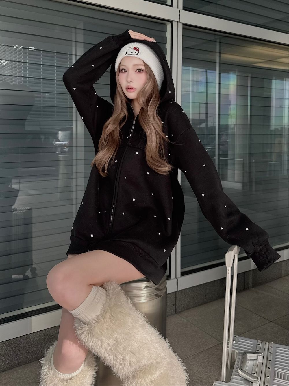 モデル：163cm（着用サイズ：FREE　着用カラー：BLK）