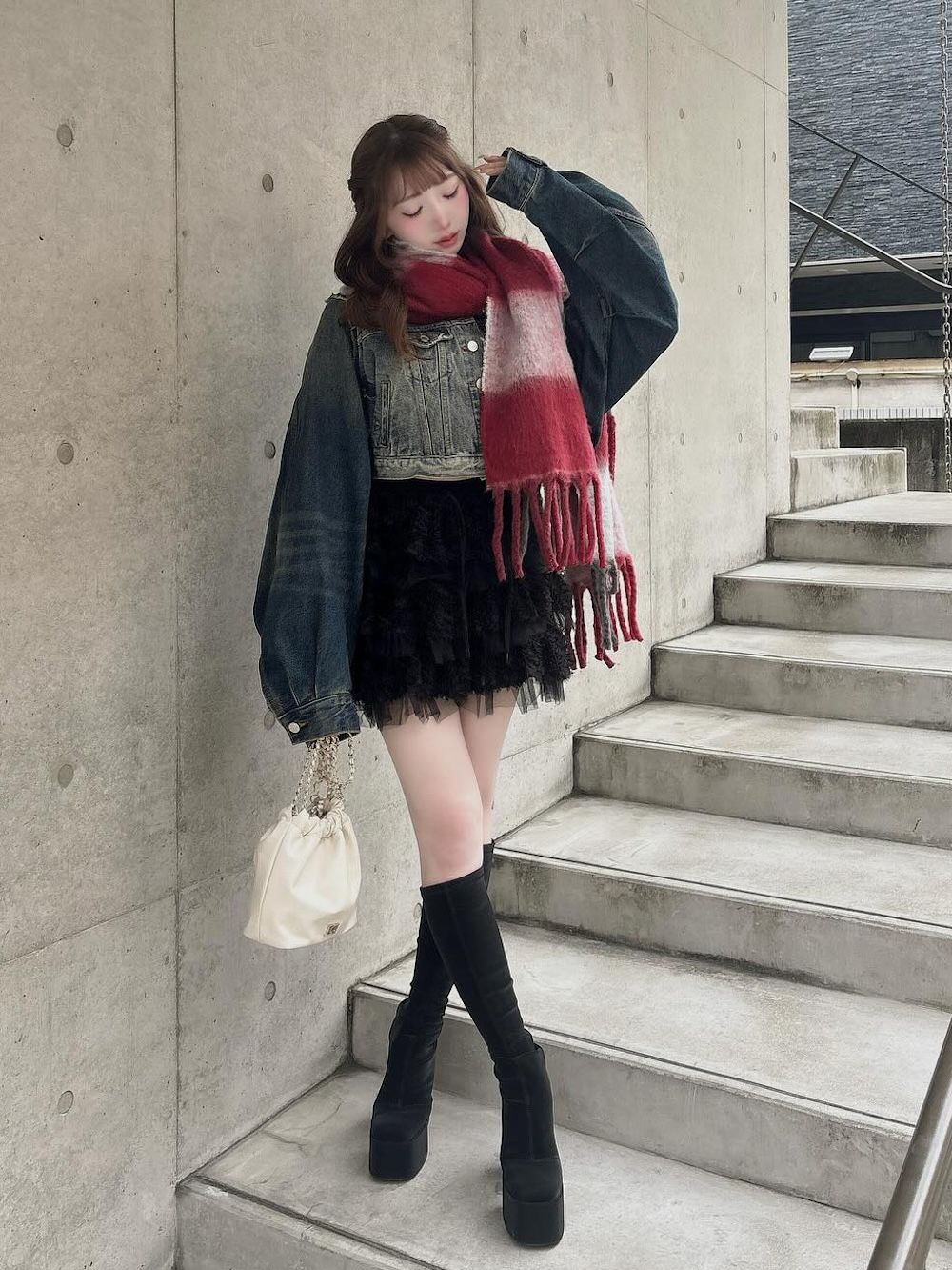 モデル：160cm（着用サイズ：FREE　着用カラー：BLK）