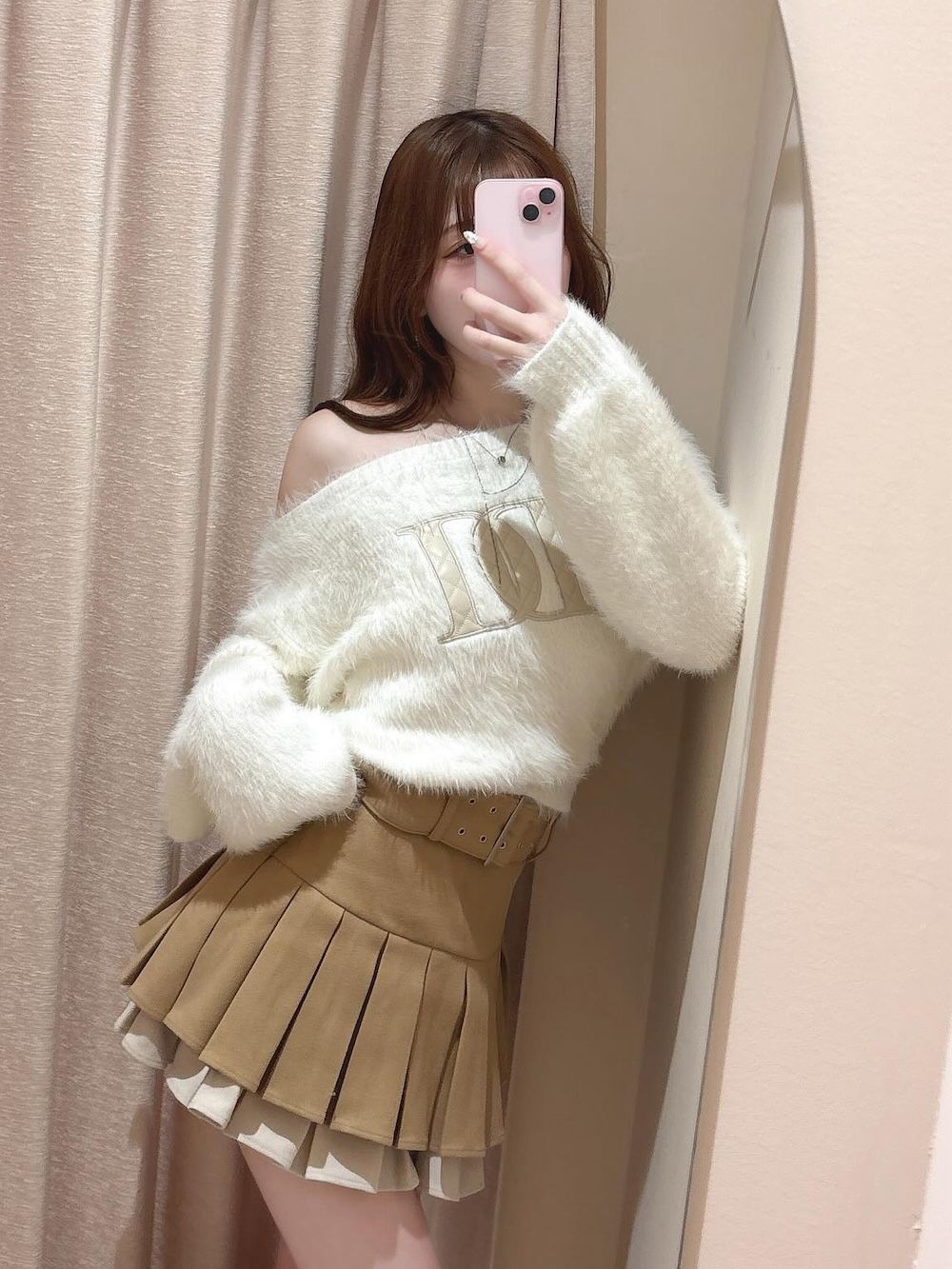 モデル：160cm（着用サイズ：FREE　着用カラー：IVO）
