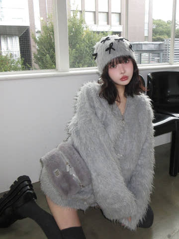 モデル：160cm（着用サイズ：FREE　着用カラー：GRY）
