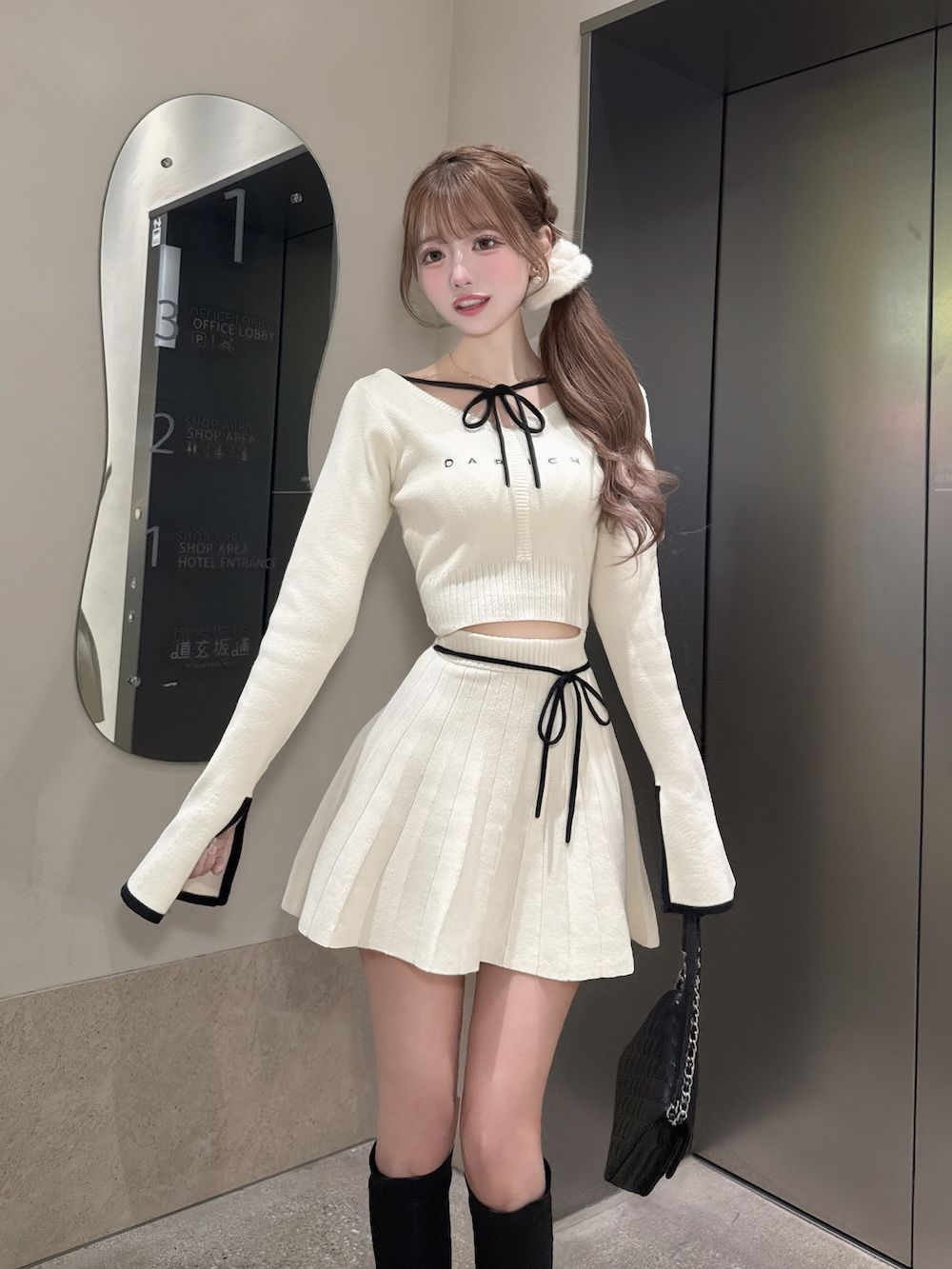 モデル：158cm（着用サイズ：FREE　着用カラー：IVO）