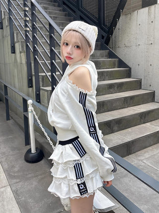 モデル：155cm（着用サイズ：FREE　着用カラー：WHT）