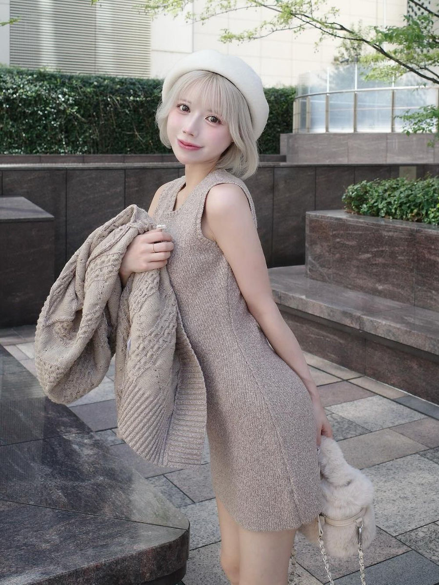 モデル：155cm（着用サイズ：FREE　着用カラー：MOC）