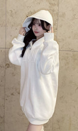 モデル：150cm（着用サイズ：FREE　着用カラー：WHT）