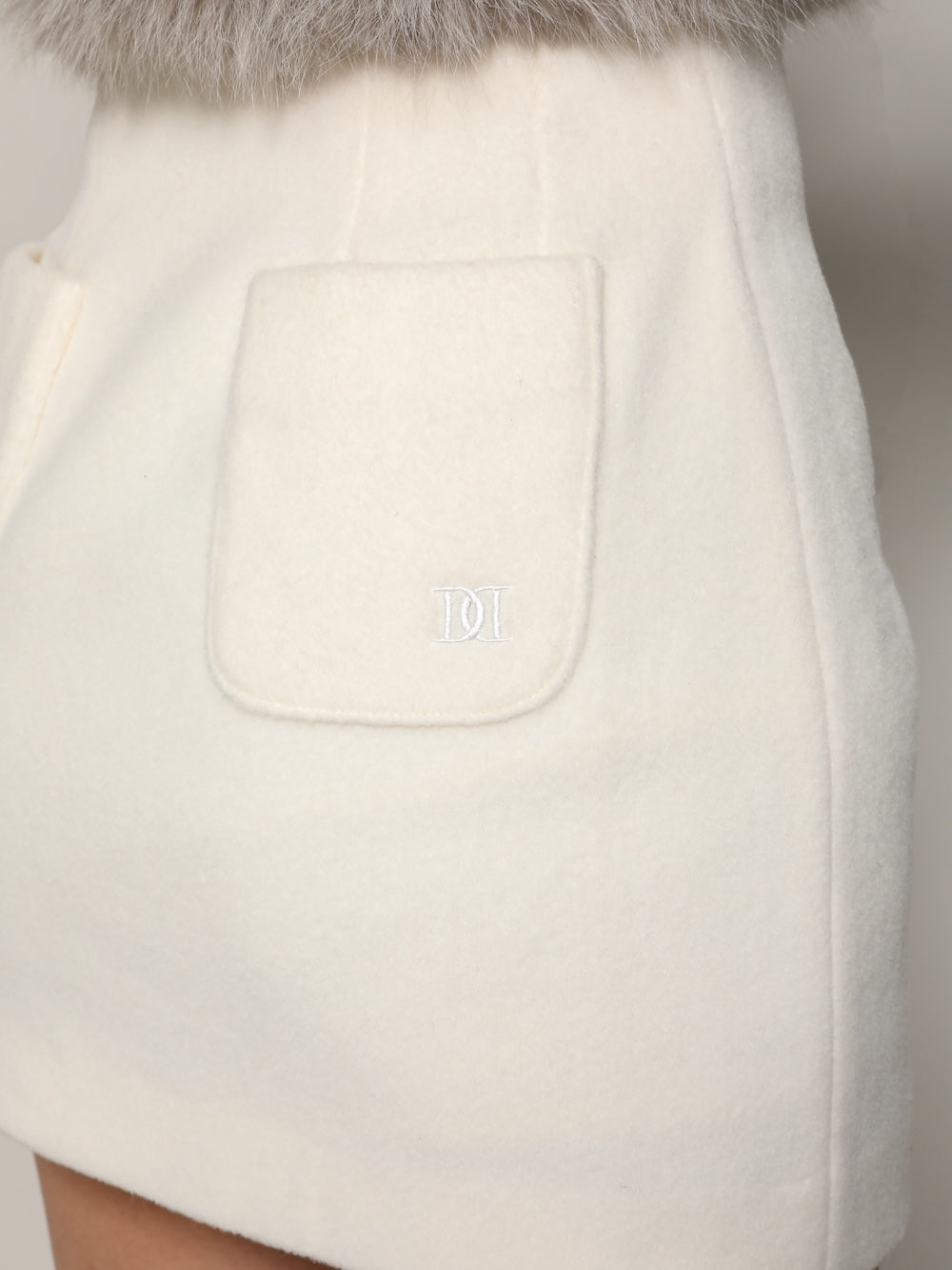 モデル：163cm（着用サイズ：S　着用カラー：IVO）