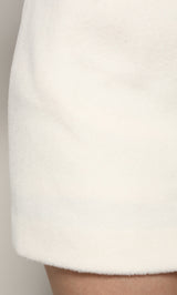 モデル：163cm（着用サイズ：S　着用カラー：IVO）