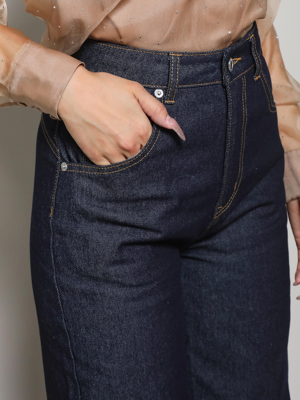 バックデザインストレートデニムパンツ