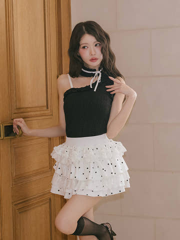 モデル：164cm（着用サイズ：FREE　着用カラー：BLK）
