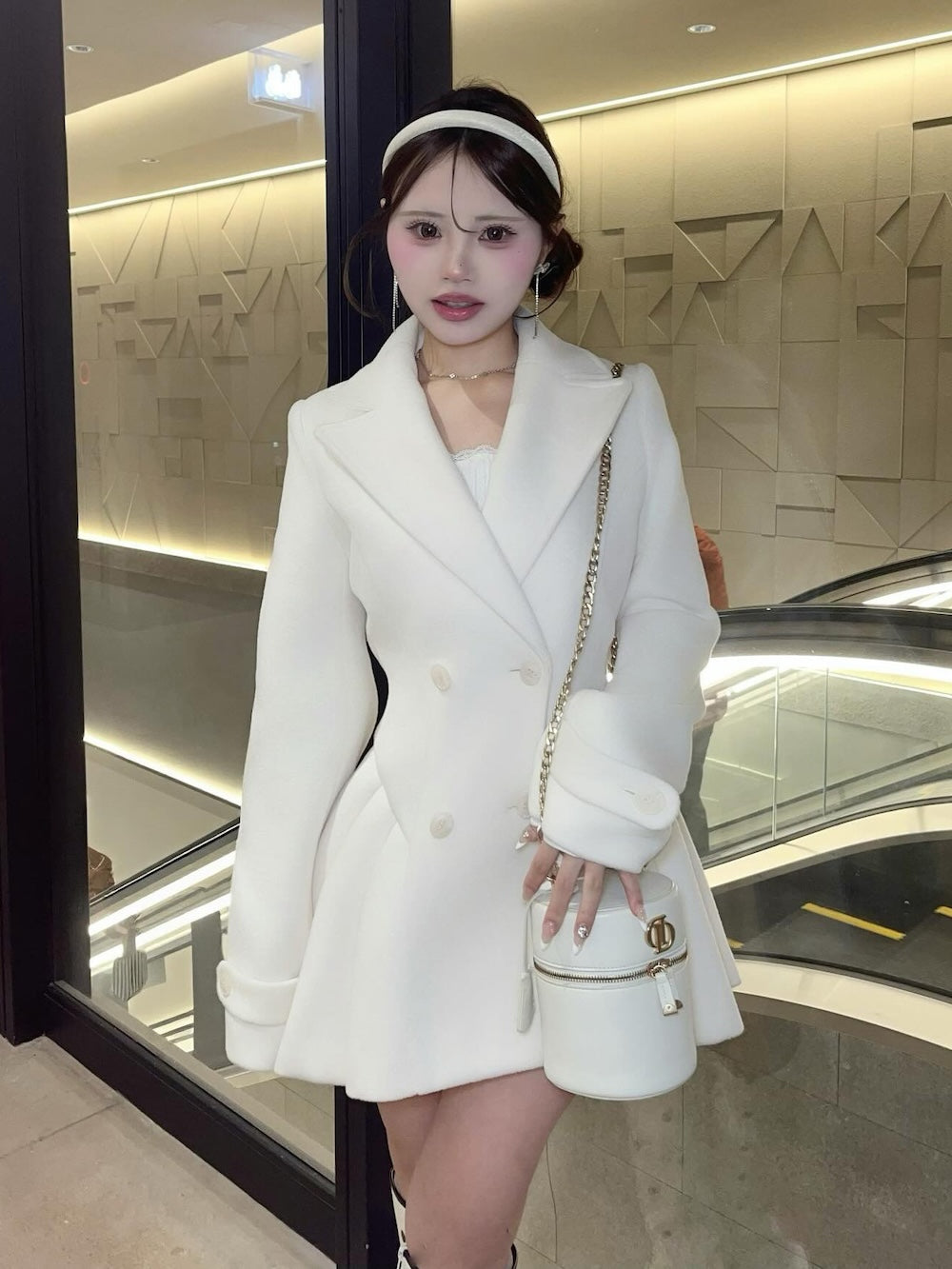 モデル：157cm（着用サイズ：FREE　着用カラー：IVO）