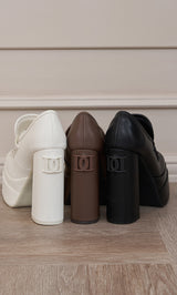 サイズ：M　カラー：WHT/BRN/BLK