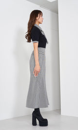 モデル：163cm（着用サイズ：FREE　着用カラー：BLK）