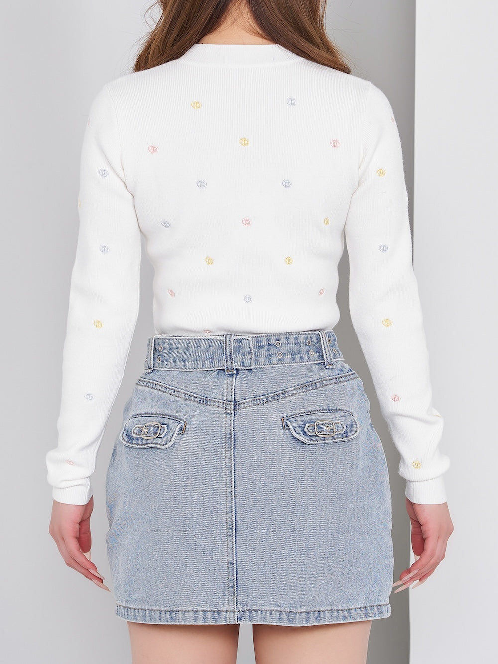 モデル：158cm（着用サイズ：FREE　着用カラー：WHT）