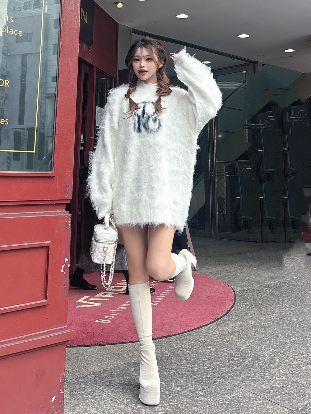 モデル：158cm（着用サイズ：FREE　着用カラー：IVO）