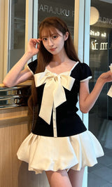 モデル：161cm（着用サイズ：FREE　着用カラー：BLK）