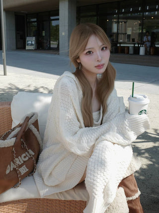 モデル：163cm（着用サイズ：FREE　着用カラー：IVO）