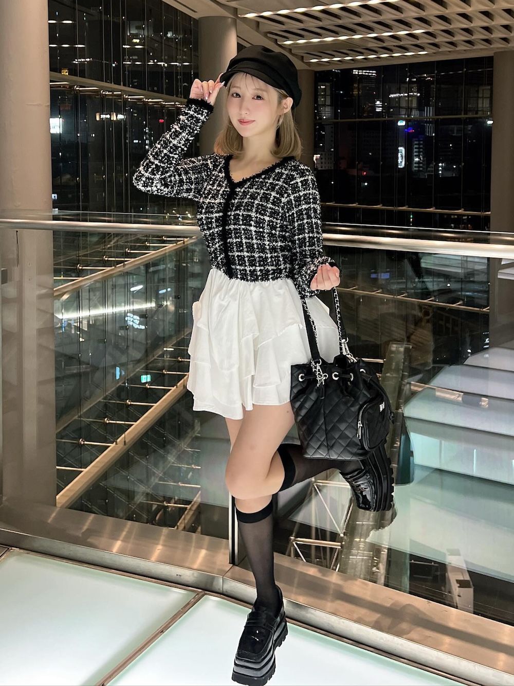 モデル：155cm（着用サイズ：FREE　着用カラー：BLK）