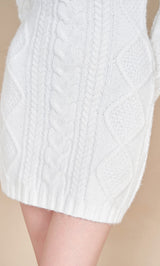 モデル：165cm（着用サイズ：FREE　着用カラー：WHT）