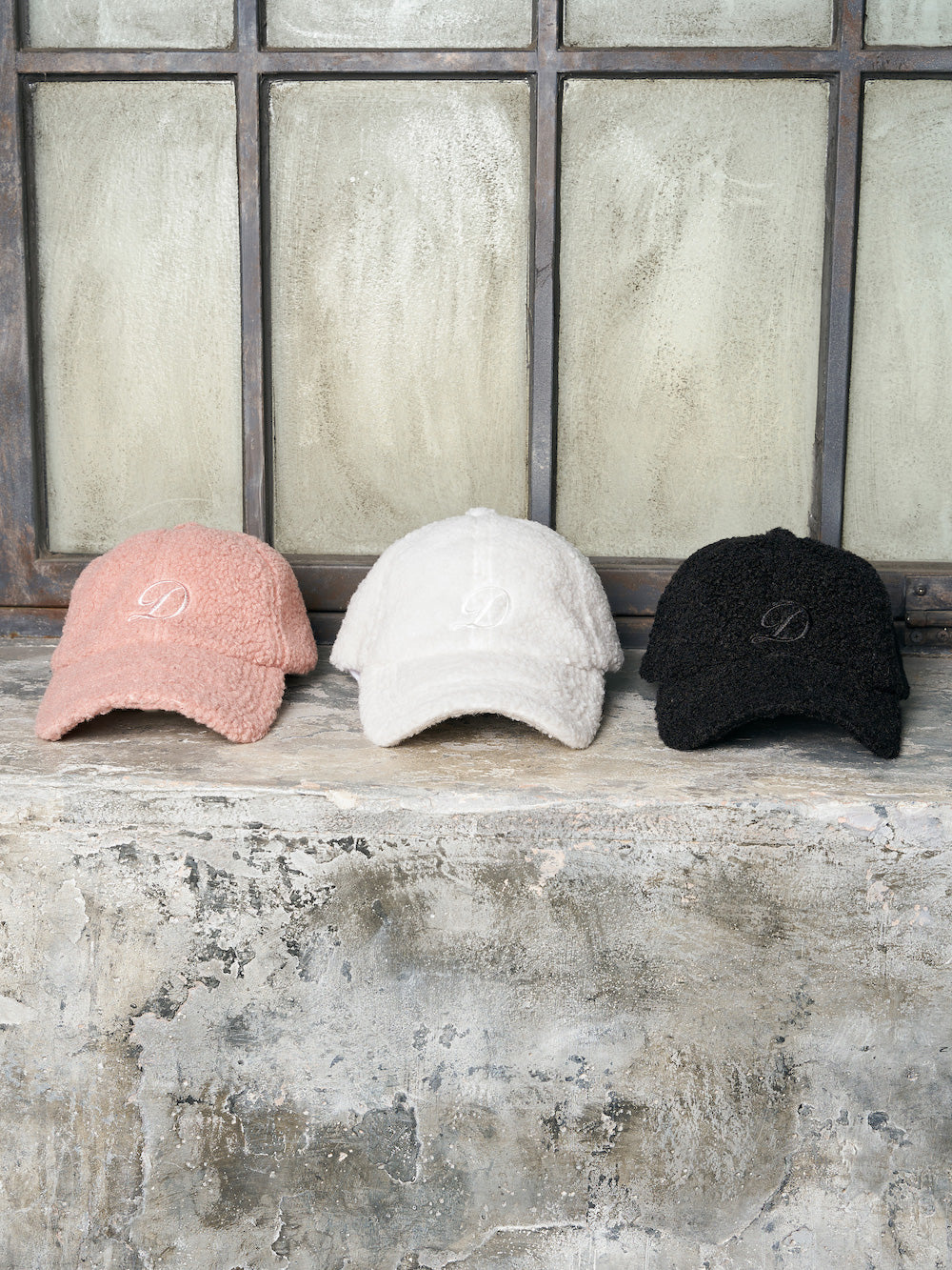 サイズ：FREE　カラー：WHT/PNK/BLK