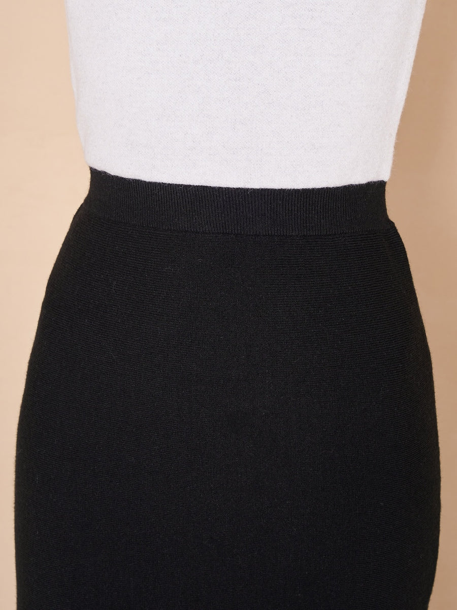 モデル：163cm（着用サイズ：FREE　着用カラー：BLK）