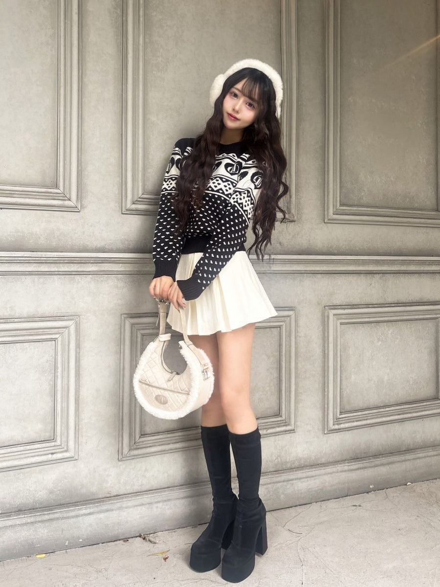 モデル：165cm（着用サイズ：FREE　着用カラー：BLK）