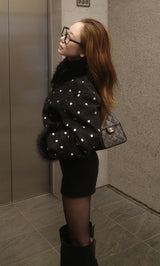 モデル：156cm（着用サイズ：FREE　着用カラー：BLK）