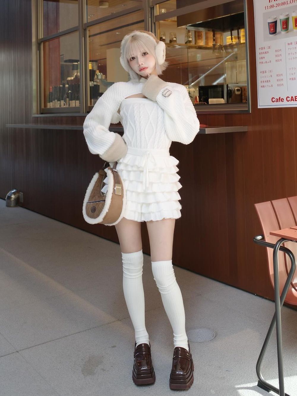 モデル：155cm（着用サイズ：FREE　着用カラー：WHT）