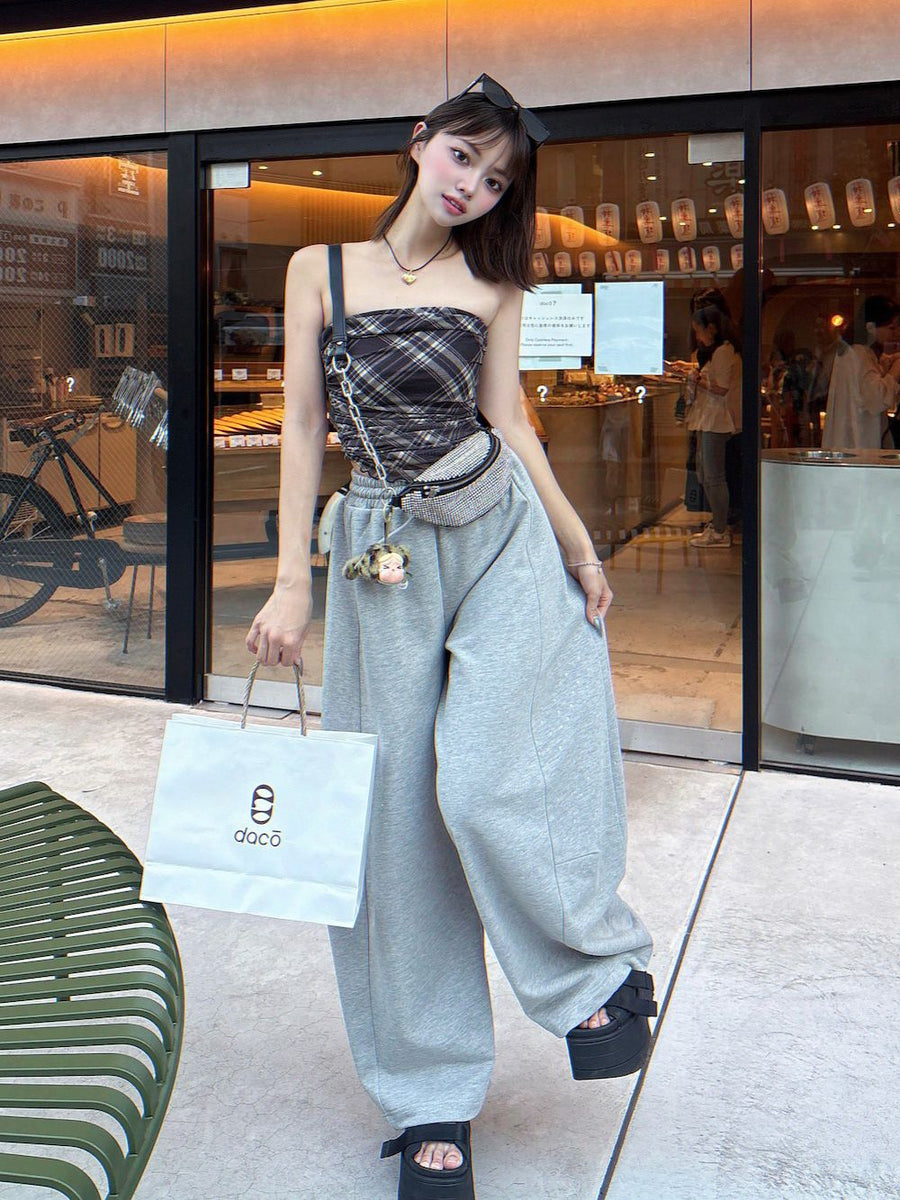 モデル：163cm（着用サイズ：FREE　着用カラー：GRY）