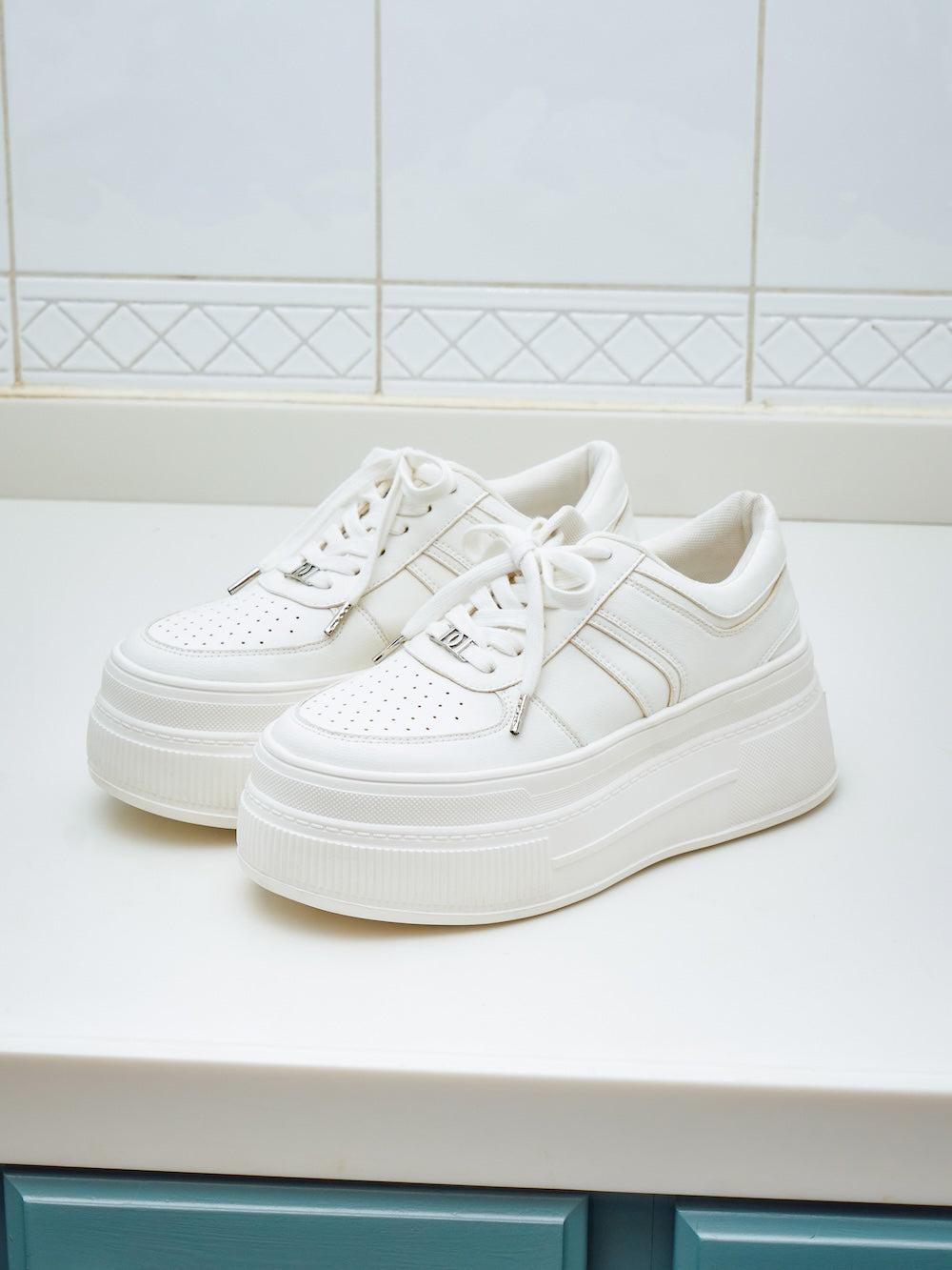 DDロゴソールスニーカー - wht