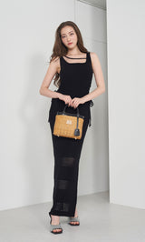 モデル：165cm（着用サイズ：FREE　着用カラー：BLK）