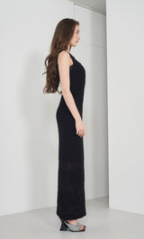 モデル：165cm（着用サイズ：FREE　着用カラー：BLK）