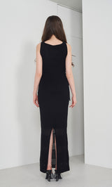 モデル：165cm（着用サイズ：FREE　着用カラー：BLK）