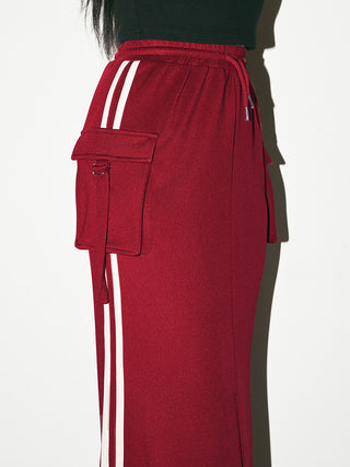 モデル：165cm（着用サイズ：FREE　着用カラー：RED）
