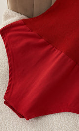 モデル：163cm（着用サイズ：FREE　着用カラー：RED）