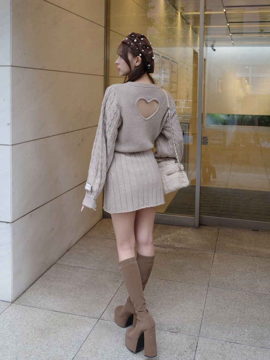 モデル：156cm（着用サイズ：FREE　着用カラー：BEG）