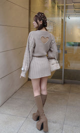 モデル：156cm（着用サイズ：FREE　着用カラー：BEG）