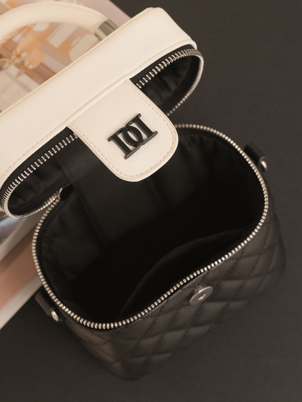 Darich　ダーリッチ　キャビアスキンスクエアミニバッグ キャビアスキンスクエアミニバッグ – Darich (ダーリッチ)