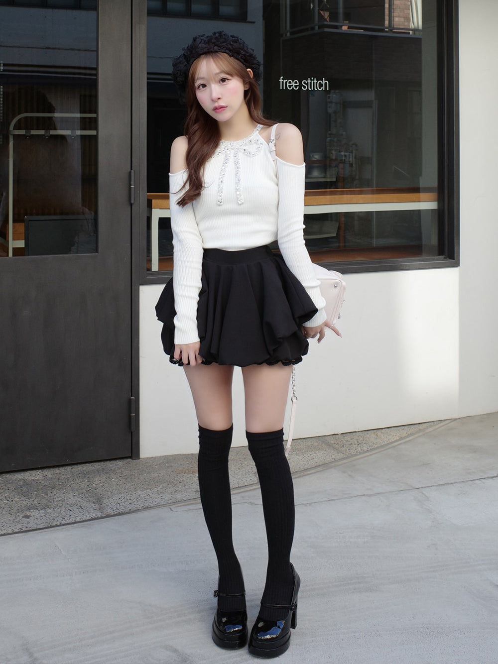 モデル：156cm（着用サイズ：FREE　着用カラー：BLK）