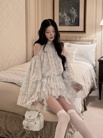 モデル：160cm（着用サイズ：FREE　着用カラー：SAX）