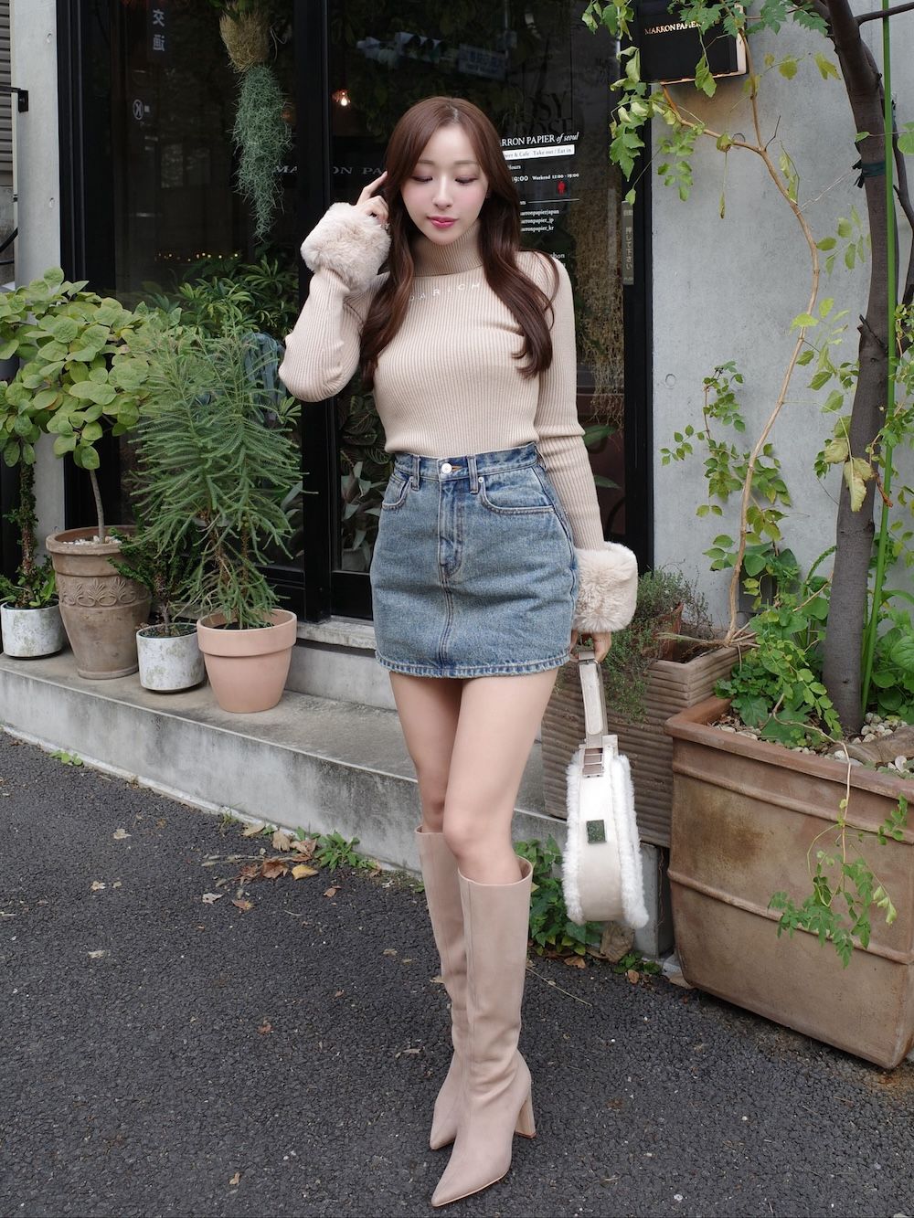 モデル：156cm（着用サイズ：S　着用カラー：BLU）