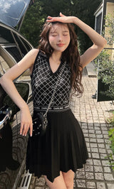 モデル：160cm（着用サイズ：FREE　着用カラー：BLK）