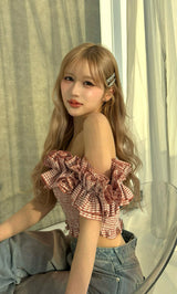 モデル：165cm（着用サイズ：FREE　着用カラー：RED）