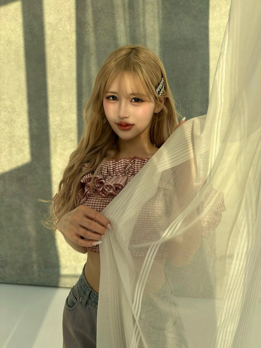 モデル：165cm（着用サイズ：FREE　着用カラー：RED）