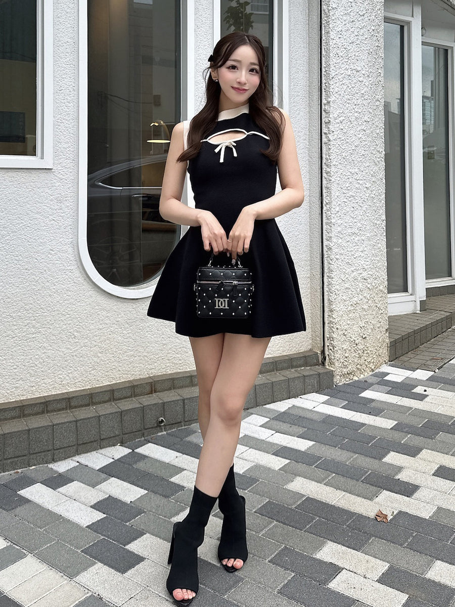 モデル：156cm（着用サイズ：FREE　着用カラー：BLK）