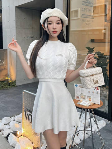 モデル：160cm（着用サイズ：FREE　着用カラー：WHT）