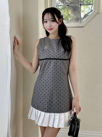 モデル：156cm（着用サイズ：FREE　着用カラー：GRY）
