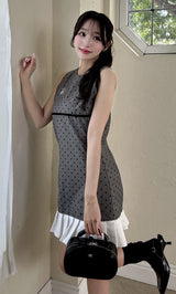 モデル：156cm（着用サイズ：FREE　着用カラー：GRY）
