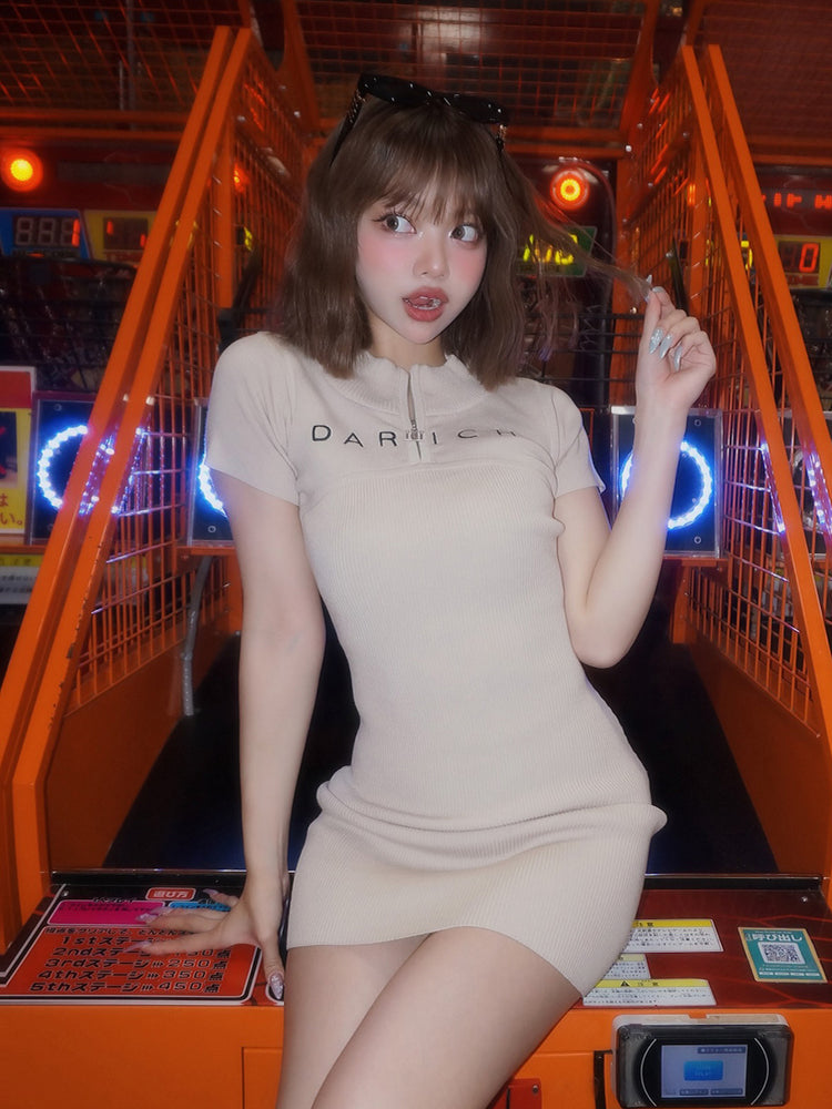 ハーフジップリブニットミニワンピース – Darich (ダーリッチ)