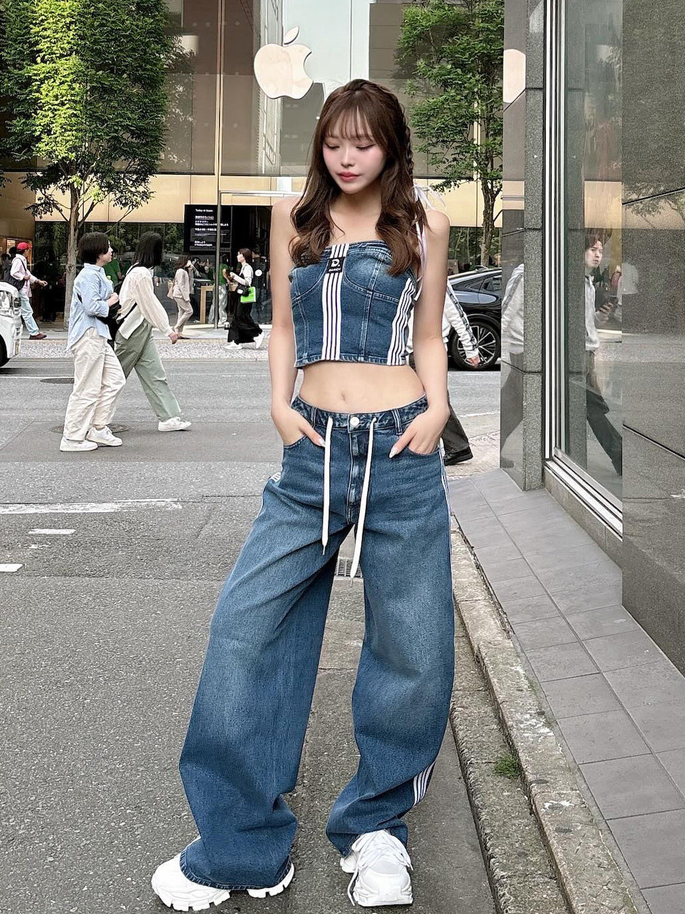 モデル：166cm（着用サイズ：M　着用カラー：BLU）