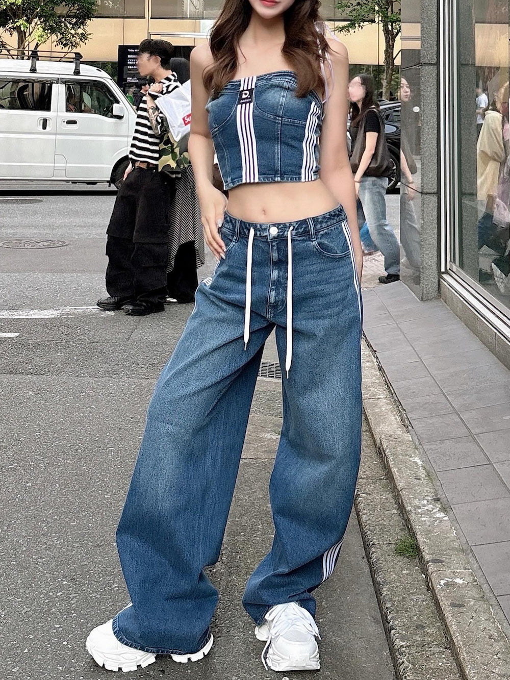 モデル：166cm（着用サイズ：M　着用カラー：BLU）